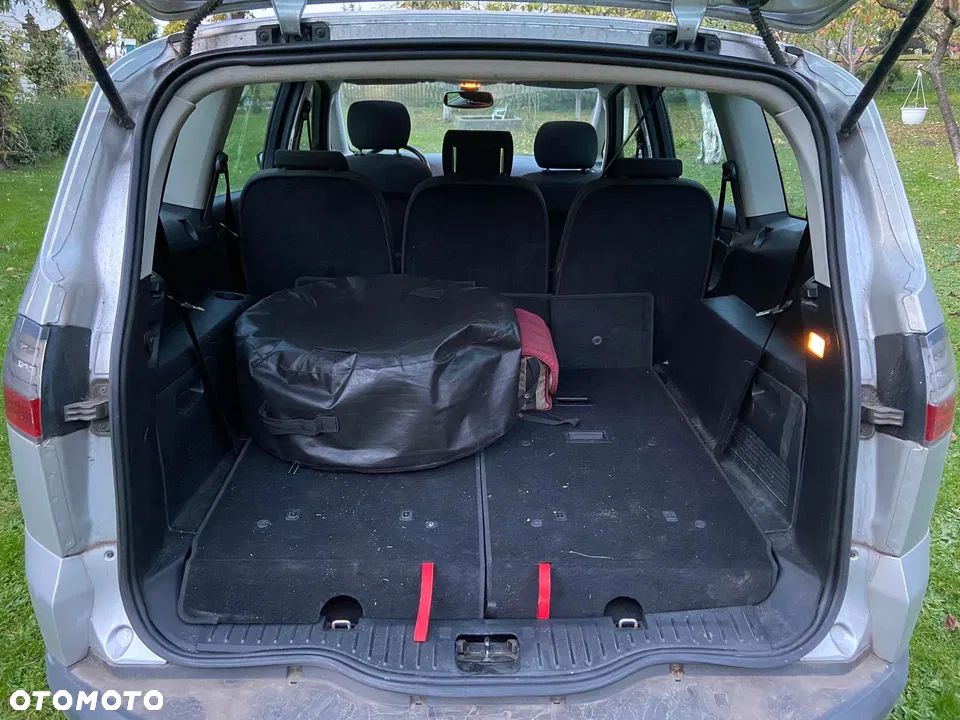 Ford S-Max - 8