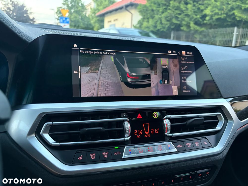 BMW Seria 3 330e M Sport - 17