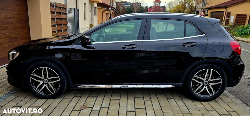 Mercedes-Benz GLA 180 AMG Line - 1