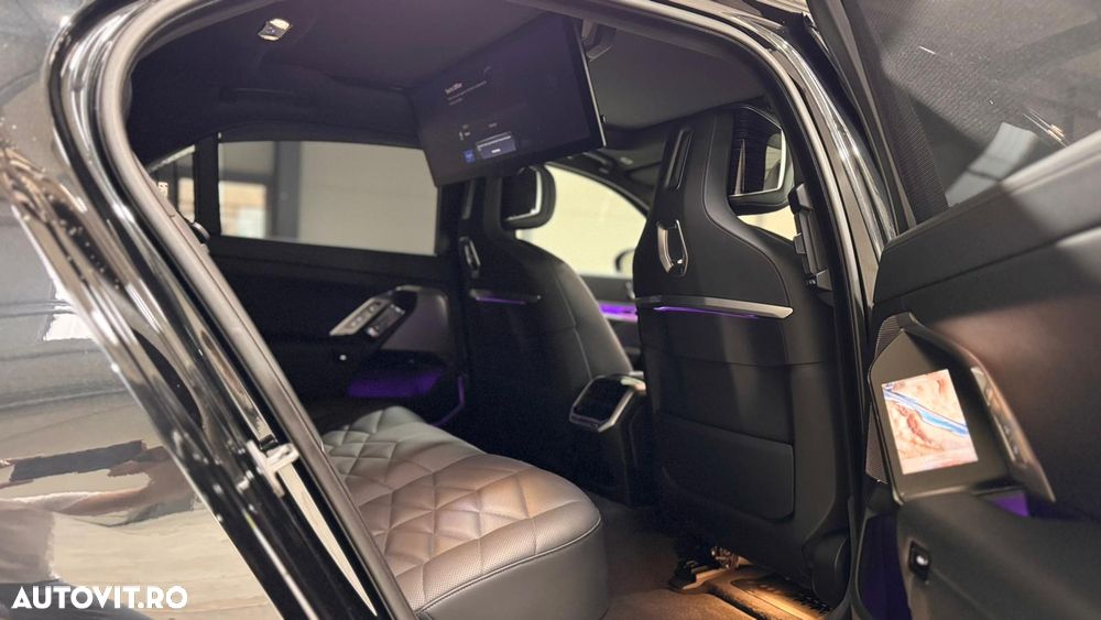 BMW Seria 7 740d xDrive MHEV - 23