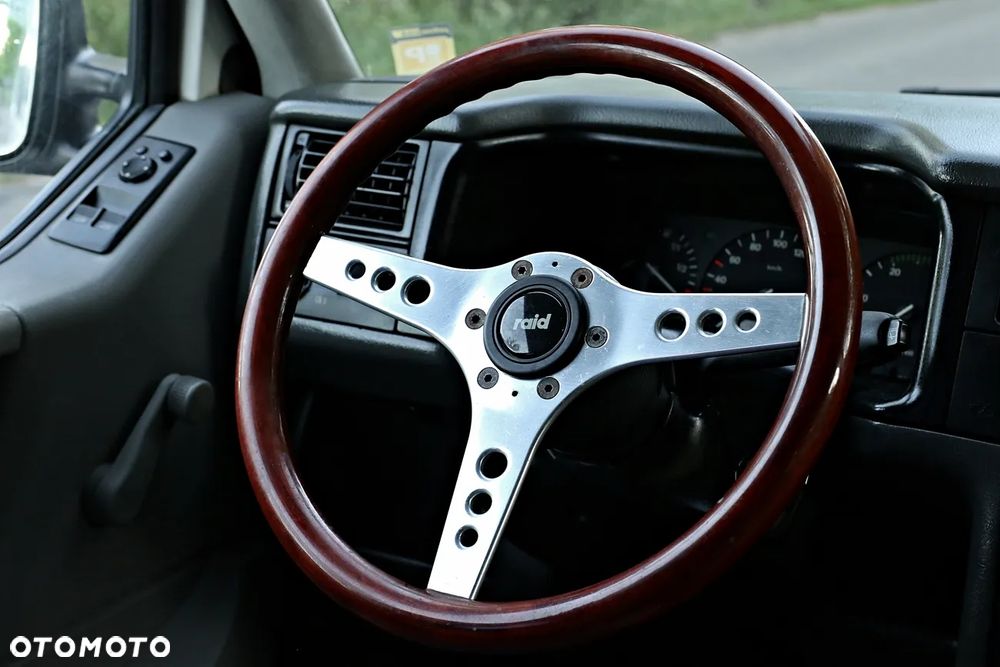 Volkswagen Multivan - 30