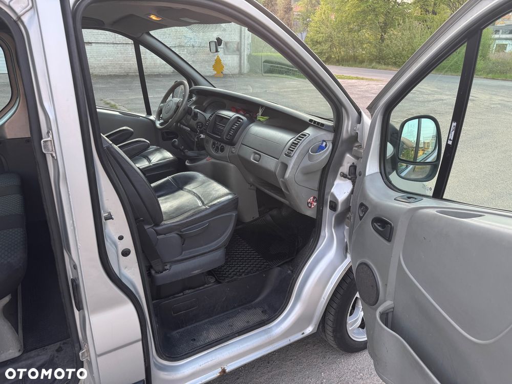 Renault Trafic - 12