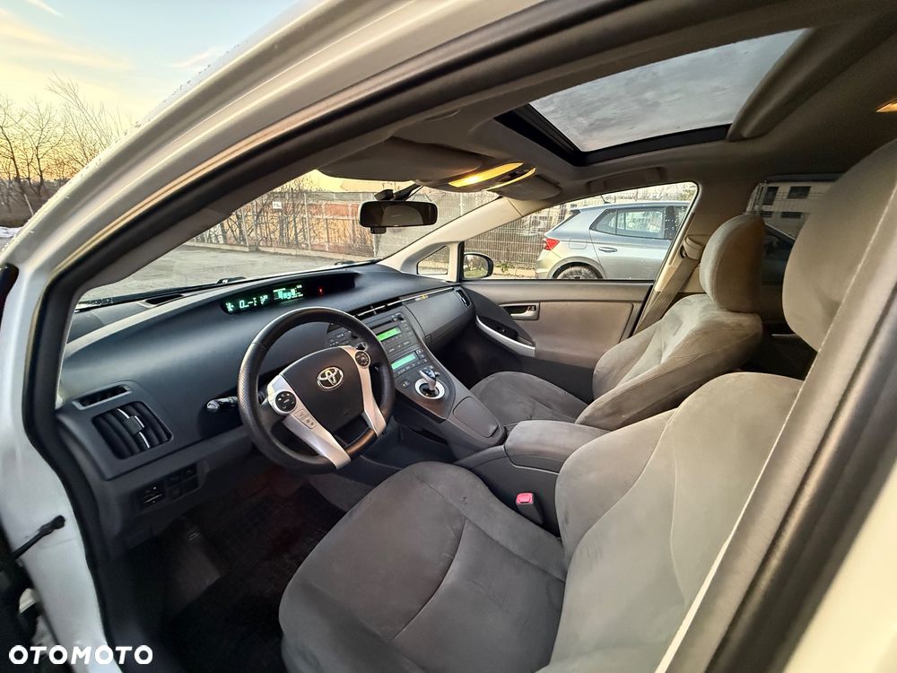 Toyota Prius 1.5 VVT-i Sol - 17