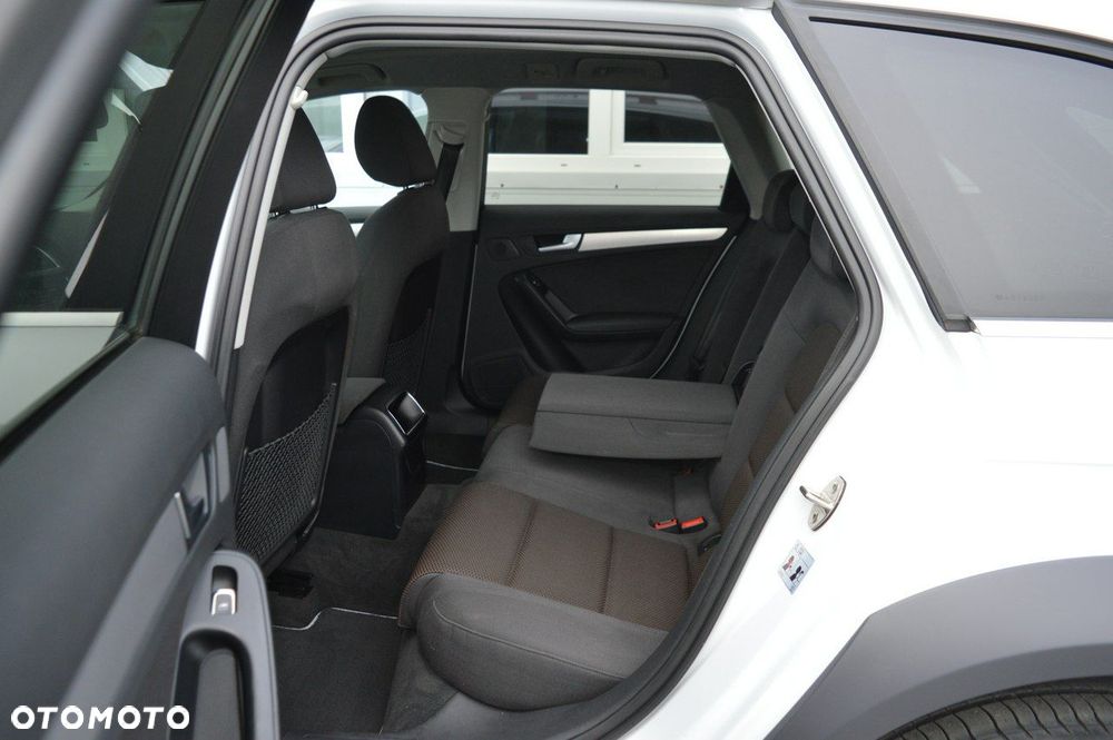 Audi A4 Allroad 2.0 TDI Quattro - 30