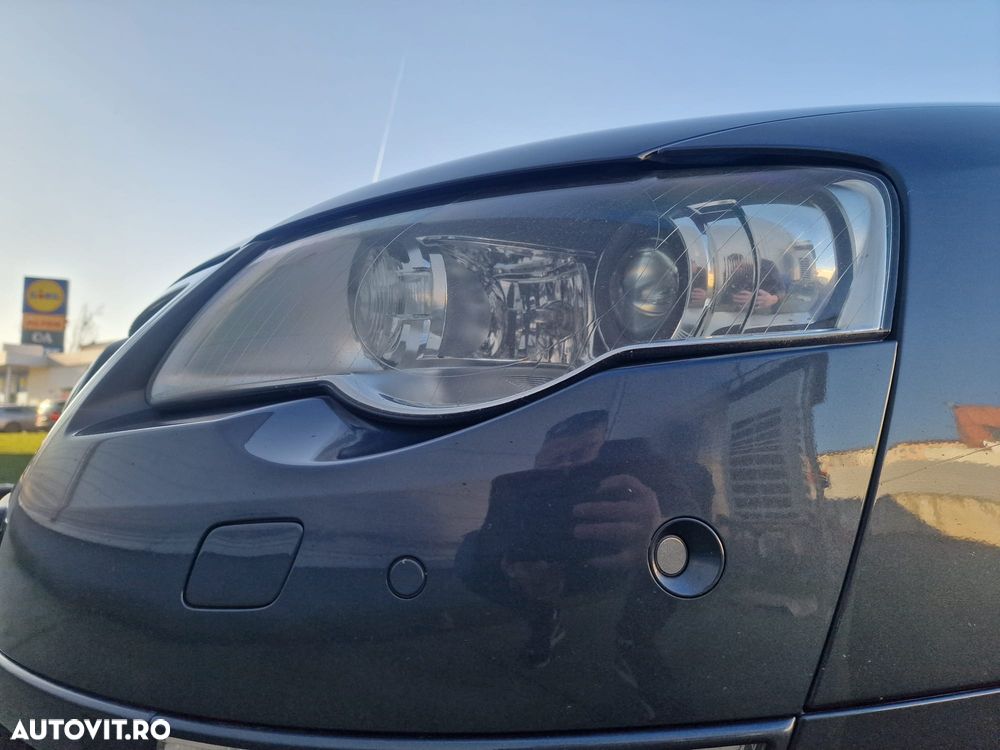 Volkswagen Passat 2.0 TDI DPF Highline - 29