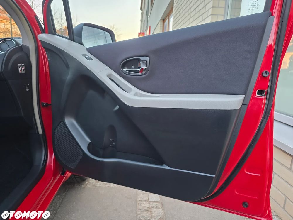 Toyota Yaris - 23