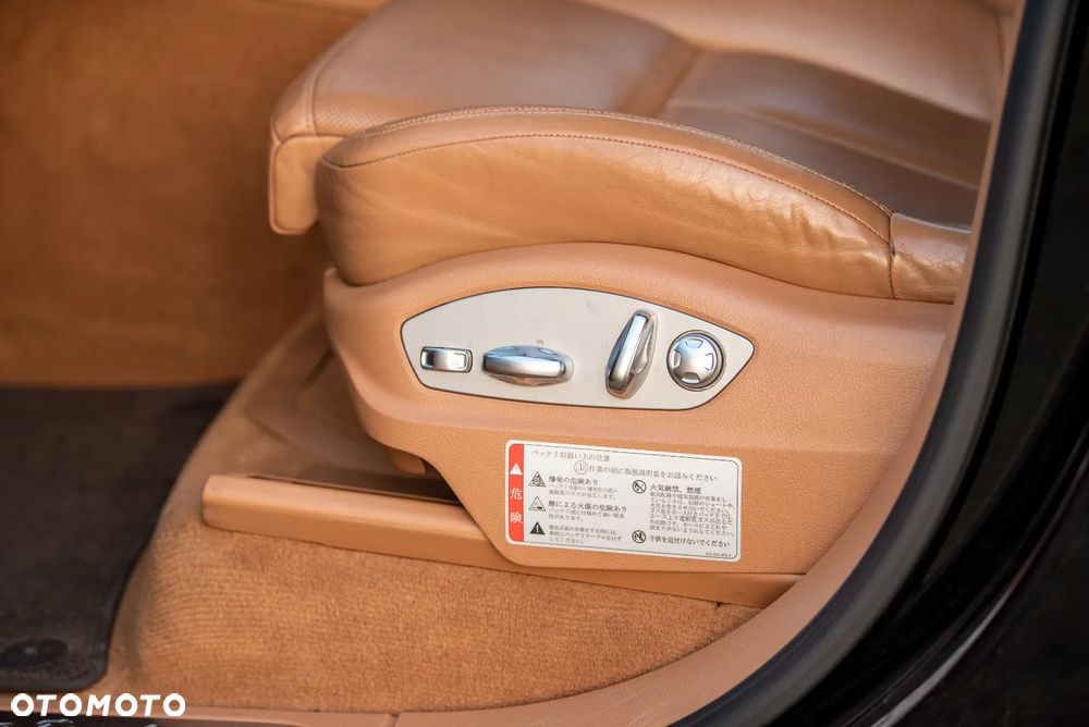 Porsche Cayenne Turbo - 20