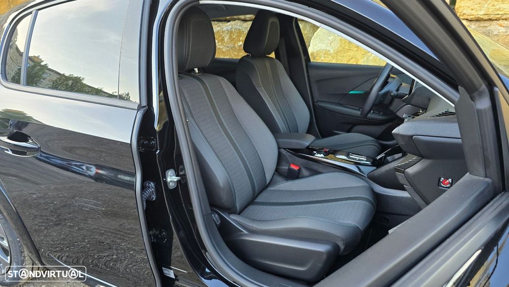 Peugeot e-208 Allure Pack - 45