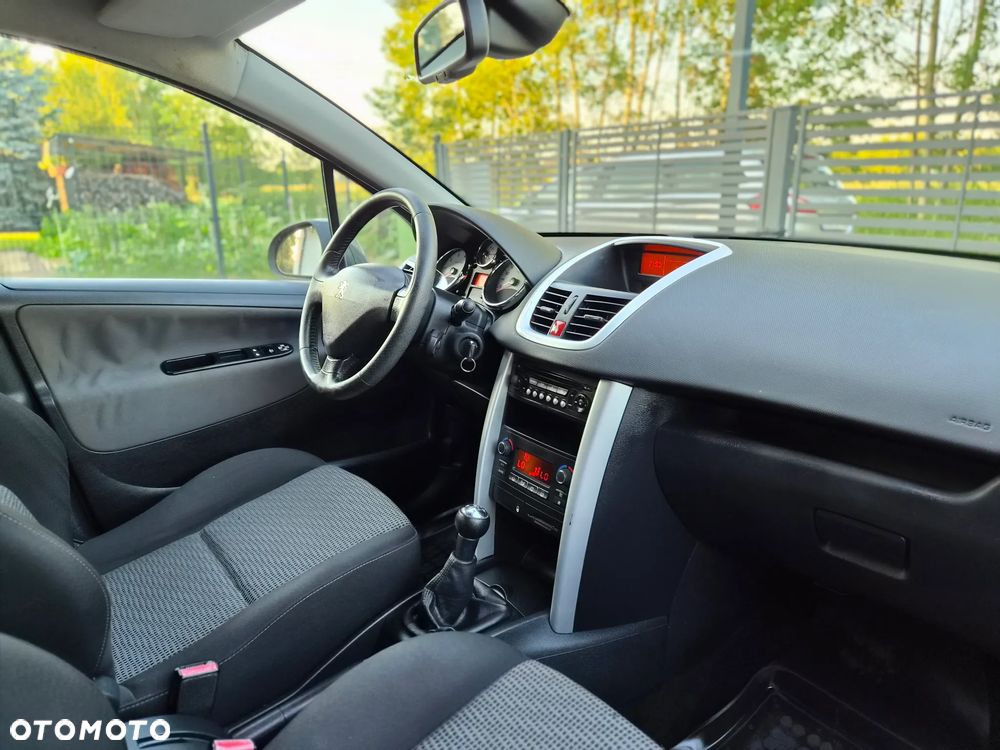 Peugeot 207 - 19