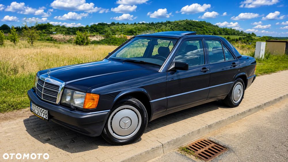 Mercedes-Benz W201 (190) - 1