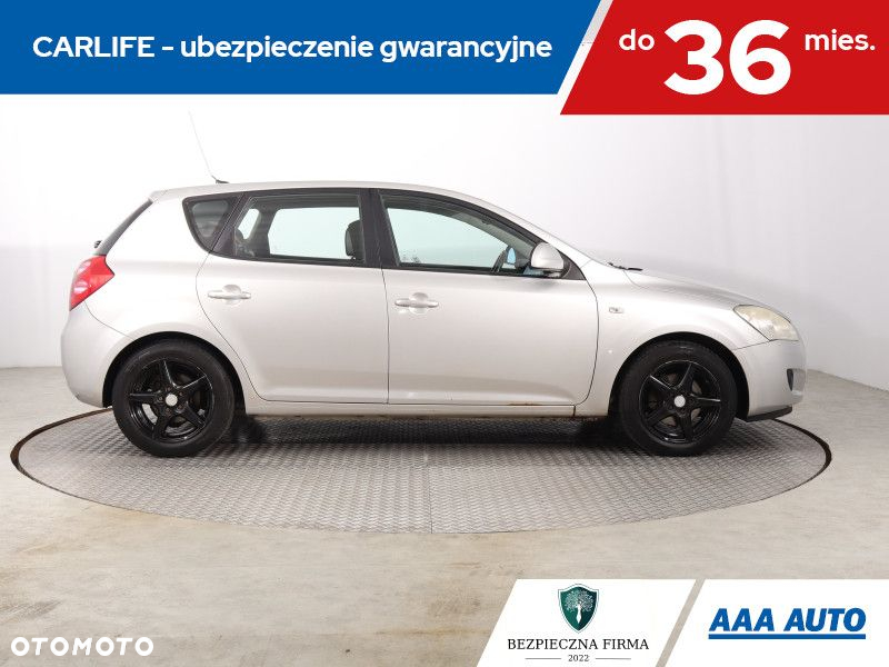 Kia Ceed - 7