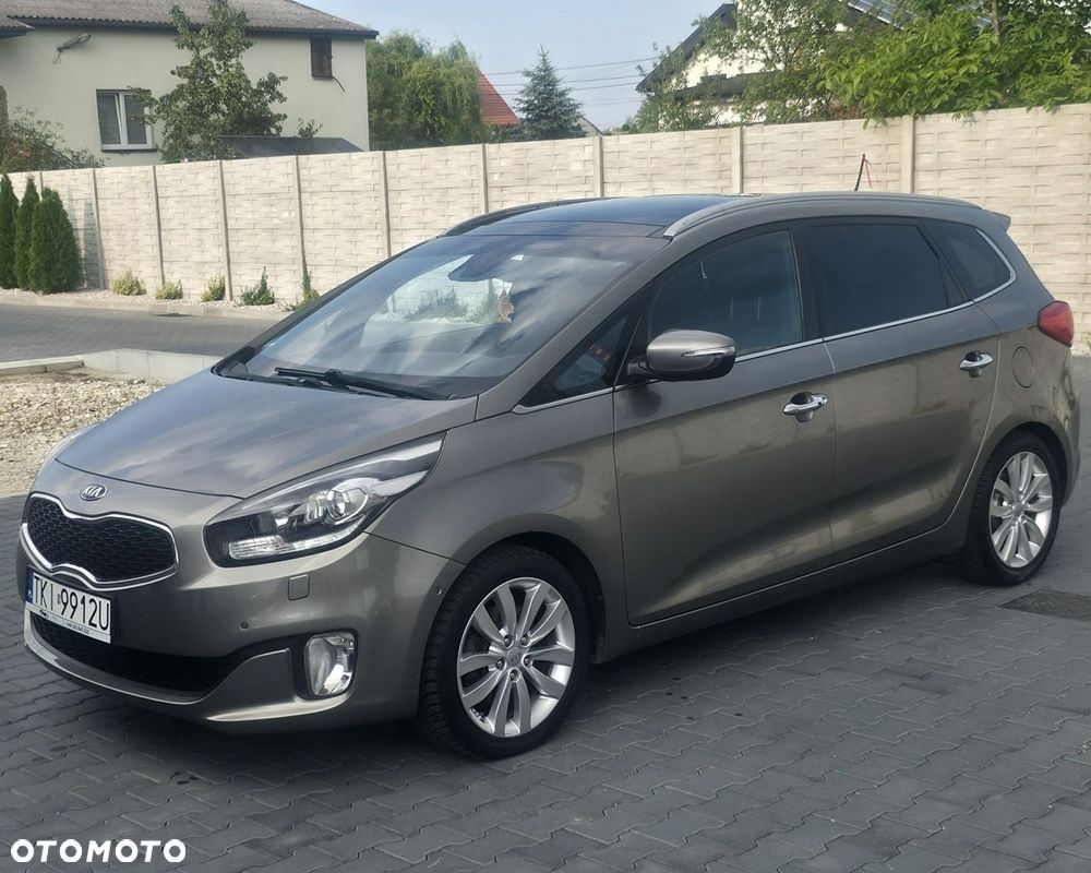 Kia Carens - 1