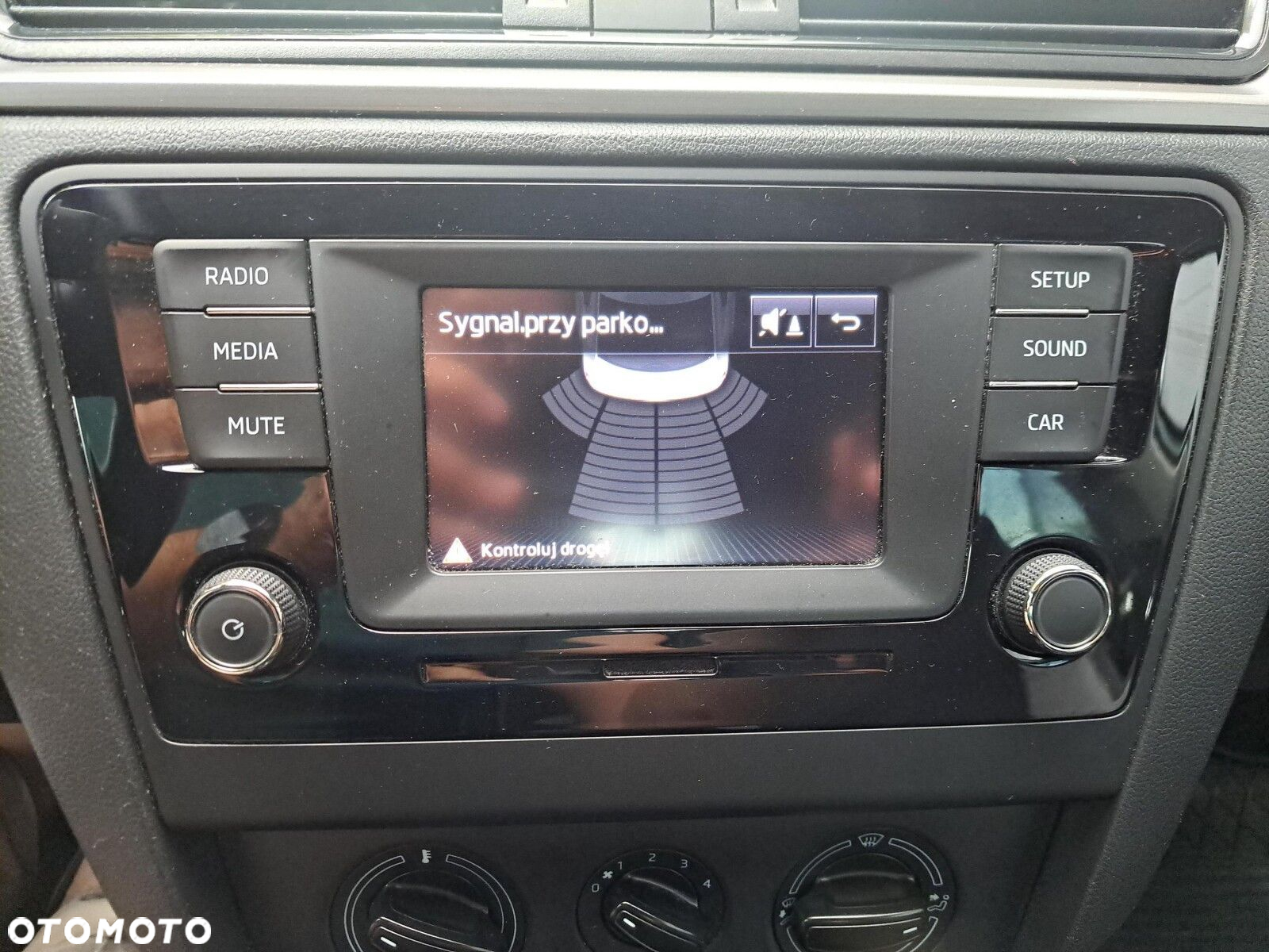 Skoda RAPID 1.2 TSI Ambition - 22