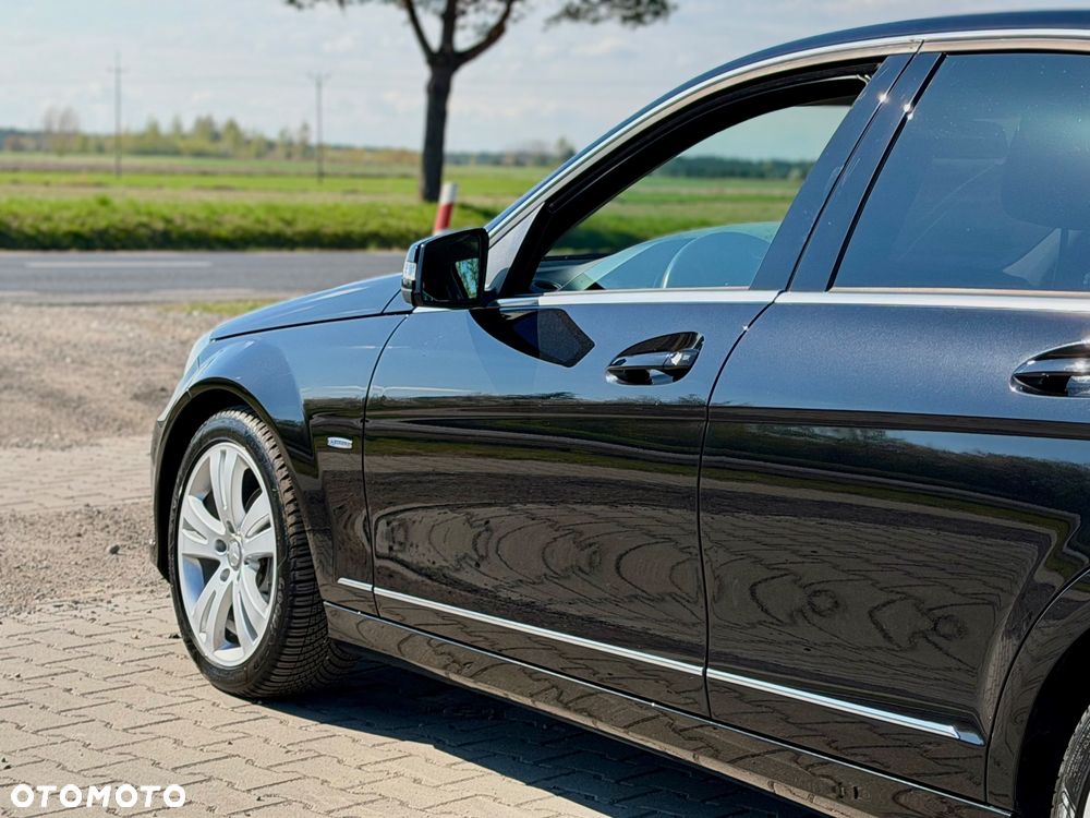 Mercedes-Benz Klasa C 180 CGI Automatik BlueEFFICIENCY Avantgarde - 20