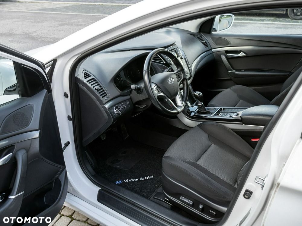 Hyundai i40 1.7 CRDi Premium - 17