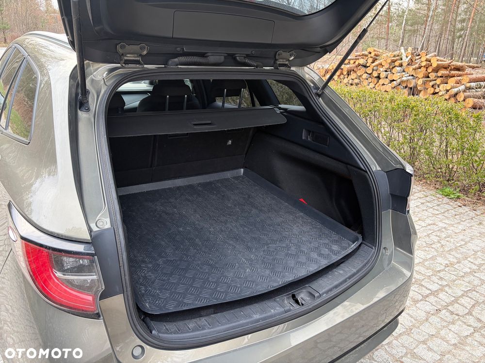 Toyota Corolla 1.8 Hybrid Comfort - 25