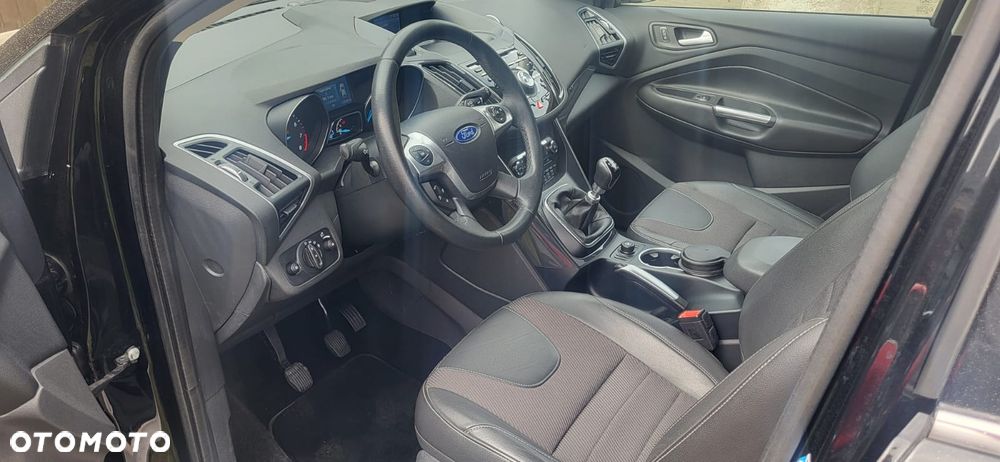 Ford Kuga 1.6 EcoBoost 2x4 Titanium - 22