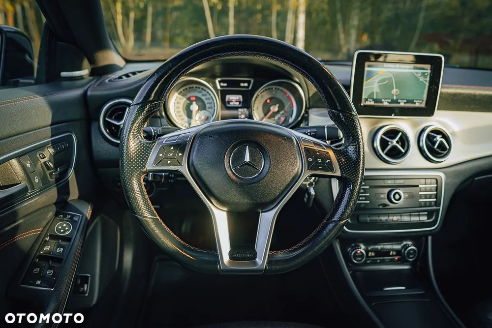 Mercedes-Benz CLA Shooting Brake 180 d 7G-DCT AMG Line - 19