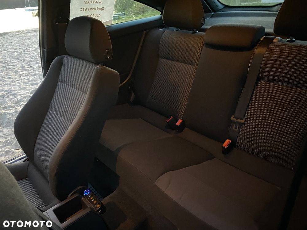 Opel Astra 2.0 T Sport - 13