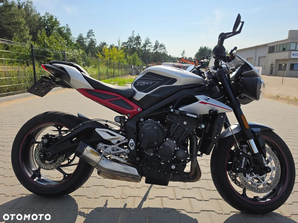 Triumph Street Triple - 4