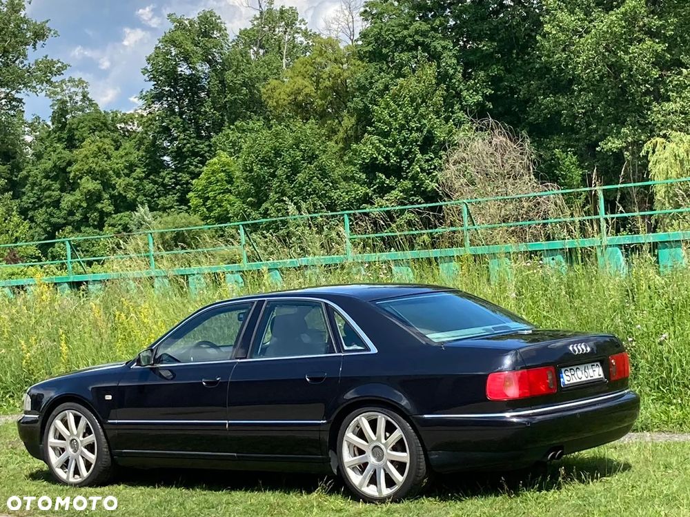 Audi A8 4.2 Quattro - 6