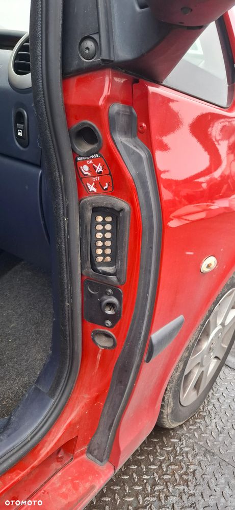 Peugeot 1007 1,4 b 2005 na części - 23