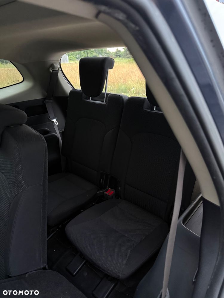 Kia Carens 1.7 CRDi M 7os EU6 - 12