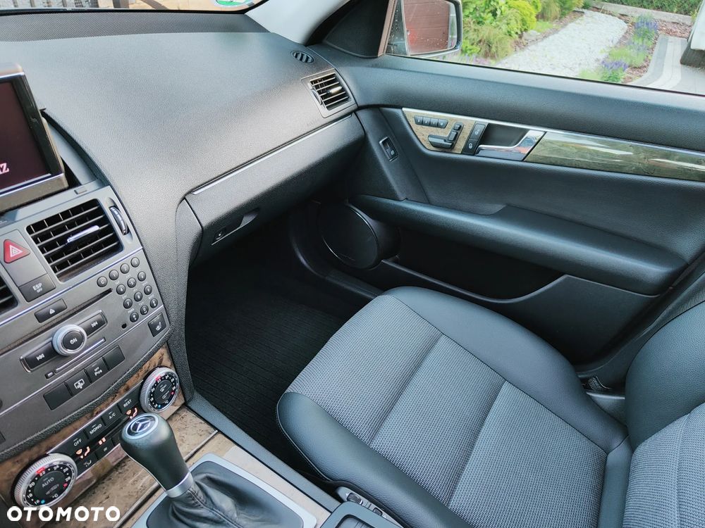 Mercedes-Benz Klasa C 350 CDI DPF 4Matic 7G-TRONIC Avantgarde - 13