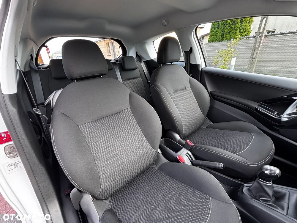 Peugeot 208 1.2 PureTech Access - 12