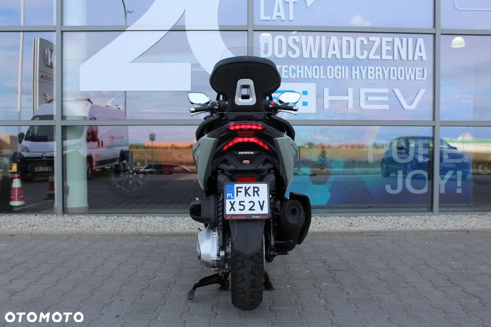 Honda NSS - 8
