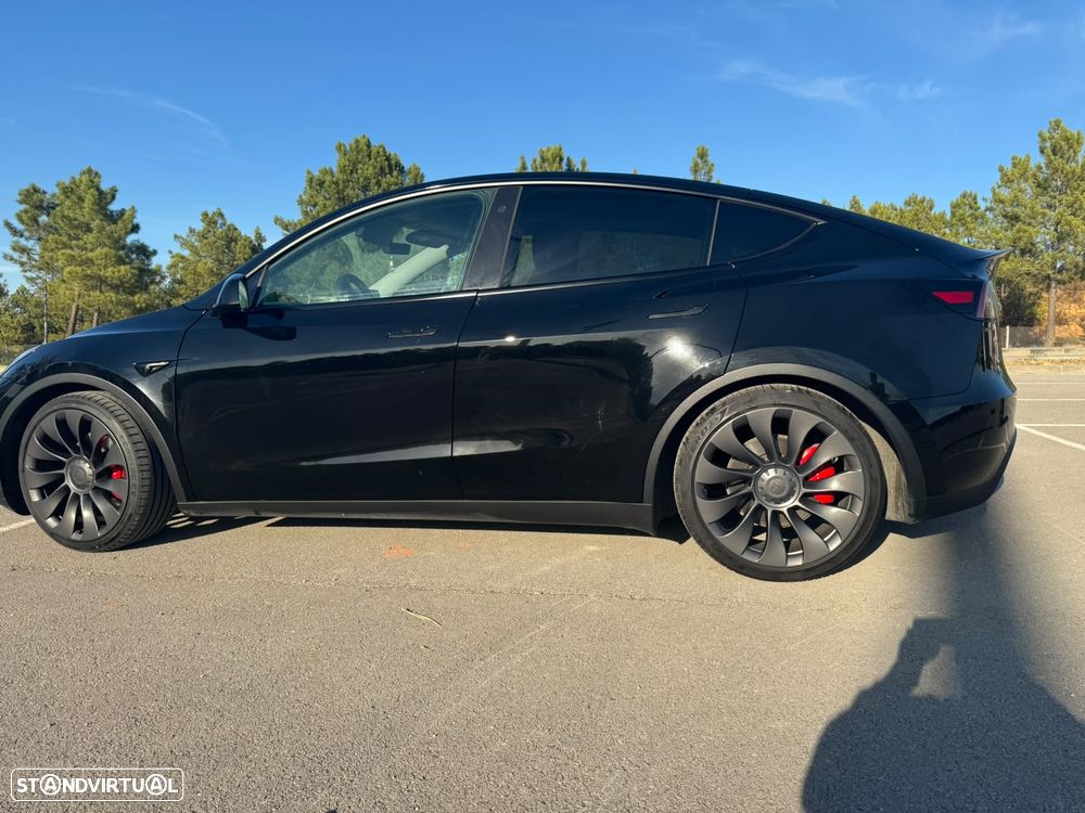 Tesla Model Y Performance Dual Motor AWD - 37
