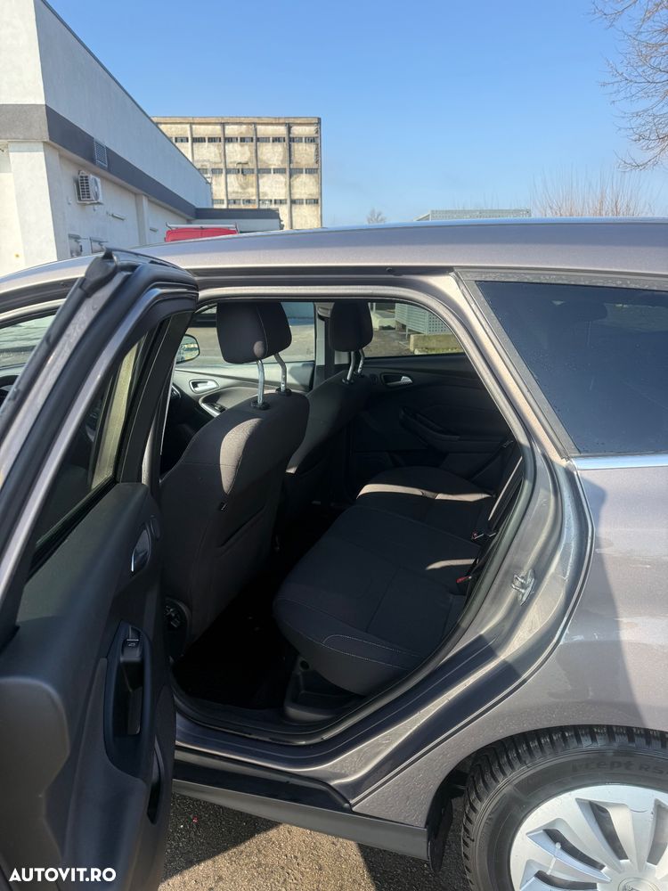 Ford Focus 2.0 TDCI DPF Powershift Titanium - 10