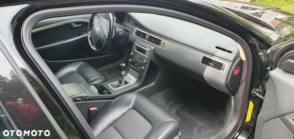 Volvo V70 2.0 Momentum - 8