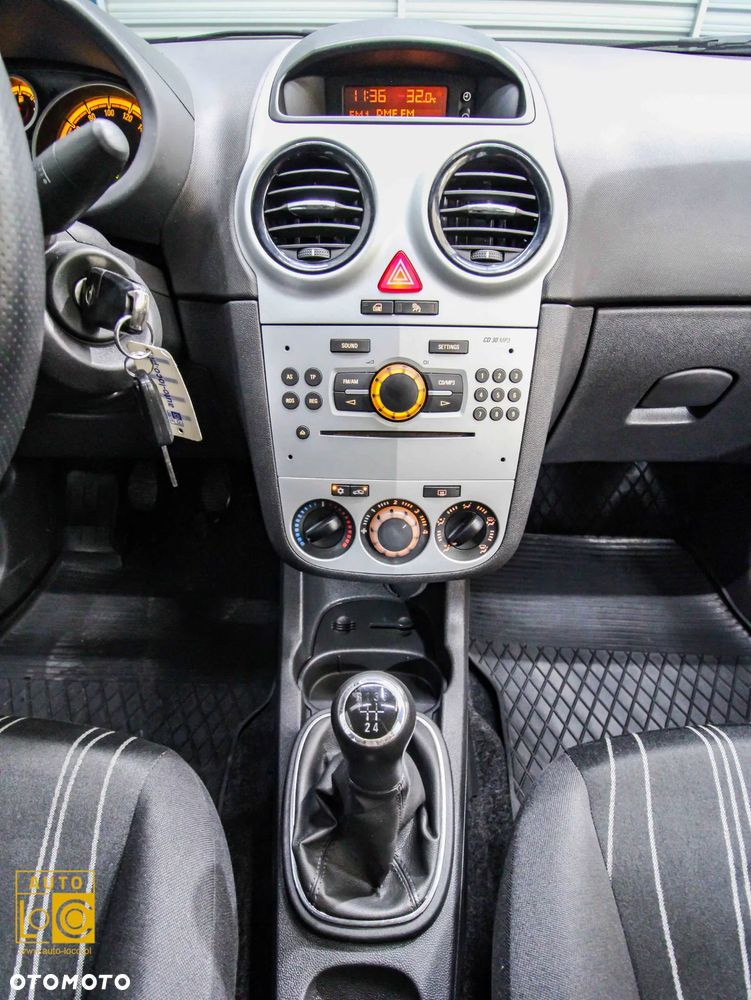 Opel Corsa 1.4 16V Innovation - 15