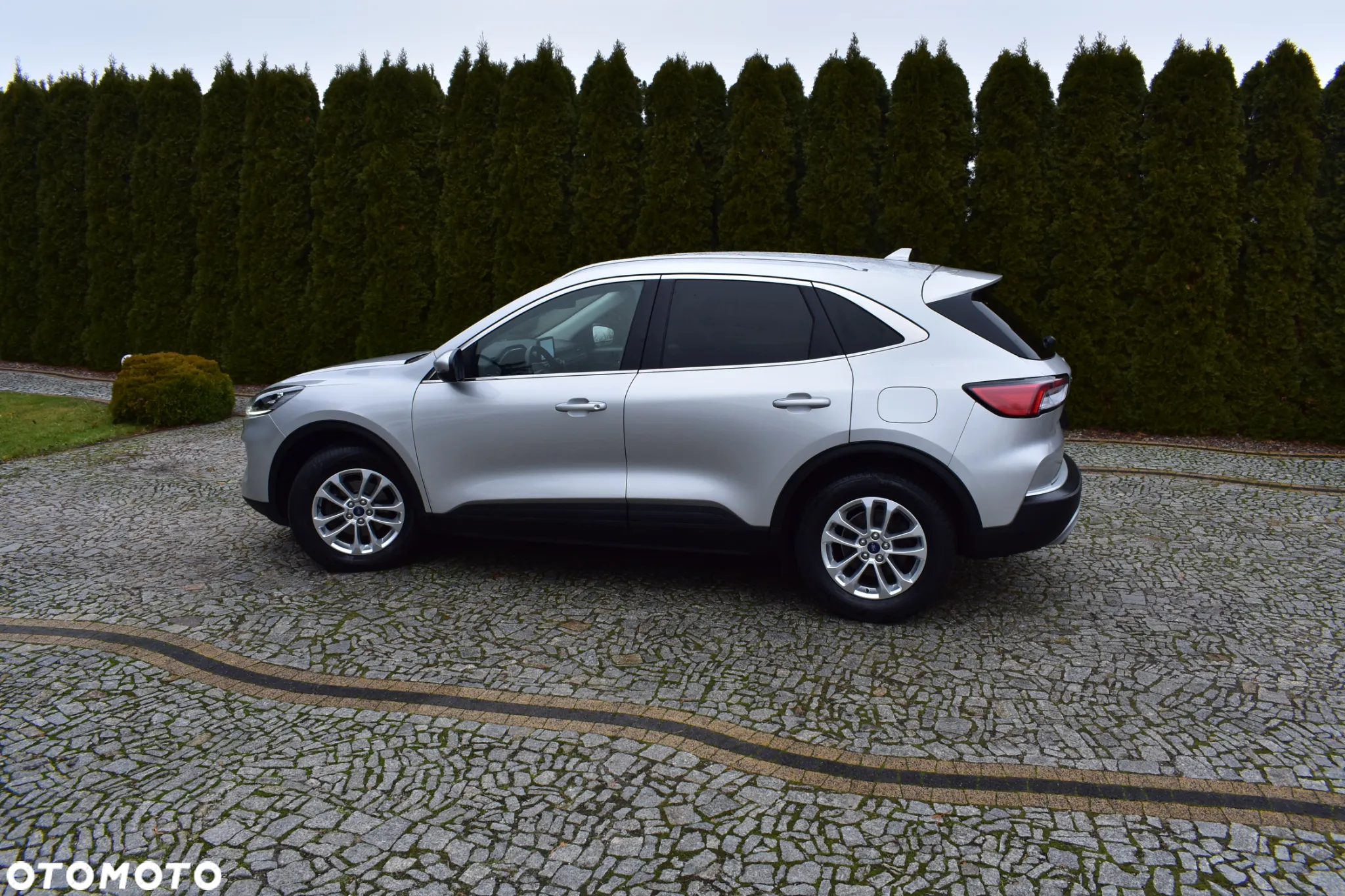 Ford Kuga 2.0 TDCi 2x4 Titanium - 5