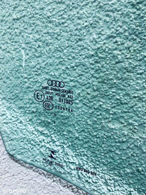 Szyba boczna prawa opuszczana AUDI A4 B9 2015- OE - 2