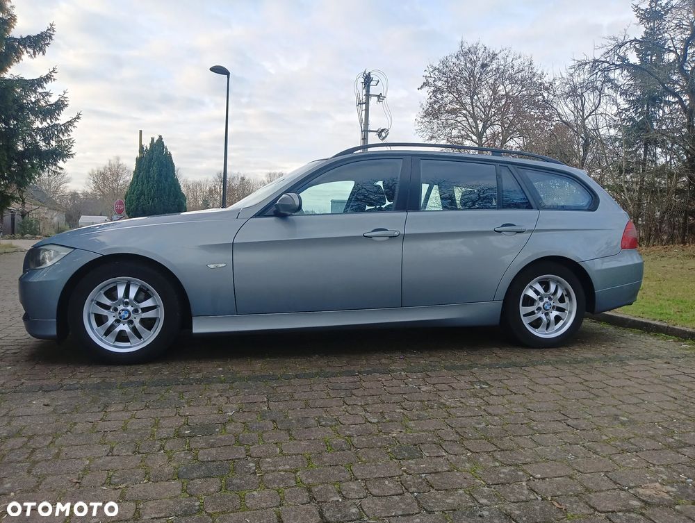 BMW Seria 3 318d DPF - 1