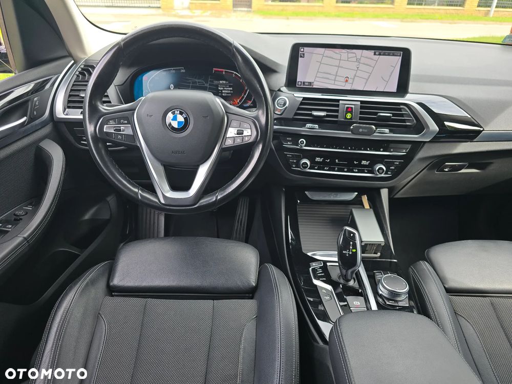 BMW X3 xDrive20i Luxury Line - 16