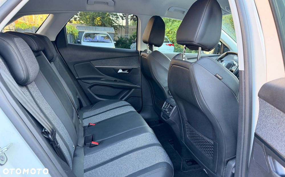 Peugeot 3008 1.2 PureTech Allure - 16