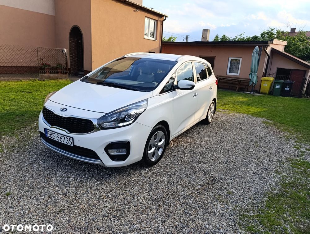 Kia Carens - 15