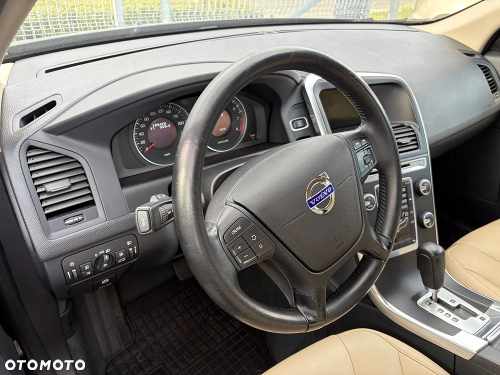 Volvo XC 60 T5 Powershift Momentum - 28