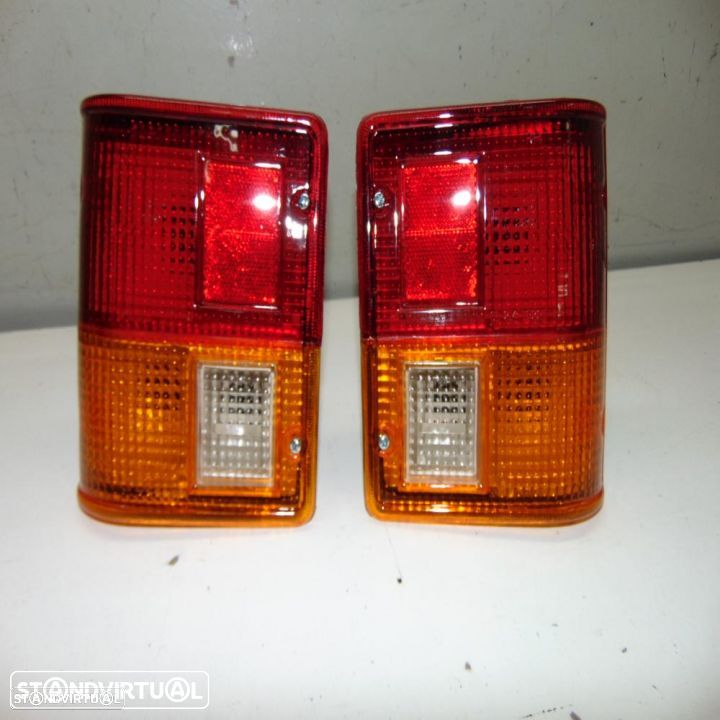 Mitsubishi Pajero 83 farolins - 1