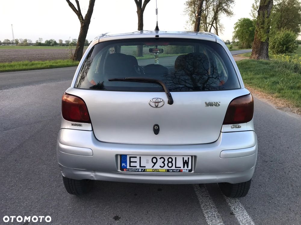 Toyota Yaris 1.4 D-4D Base - 6