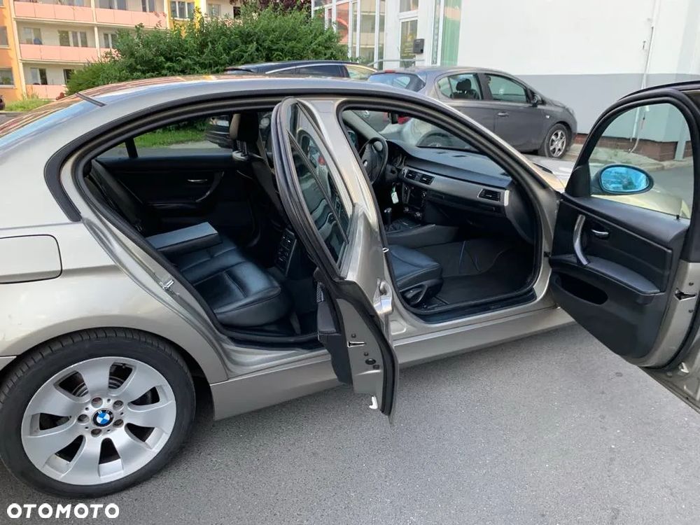 BMW Seria 5 520i - 6