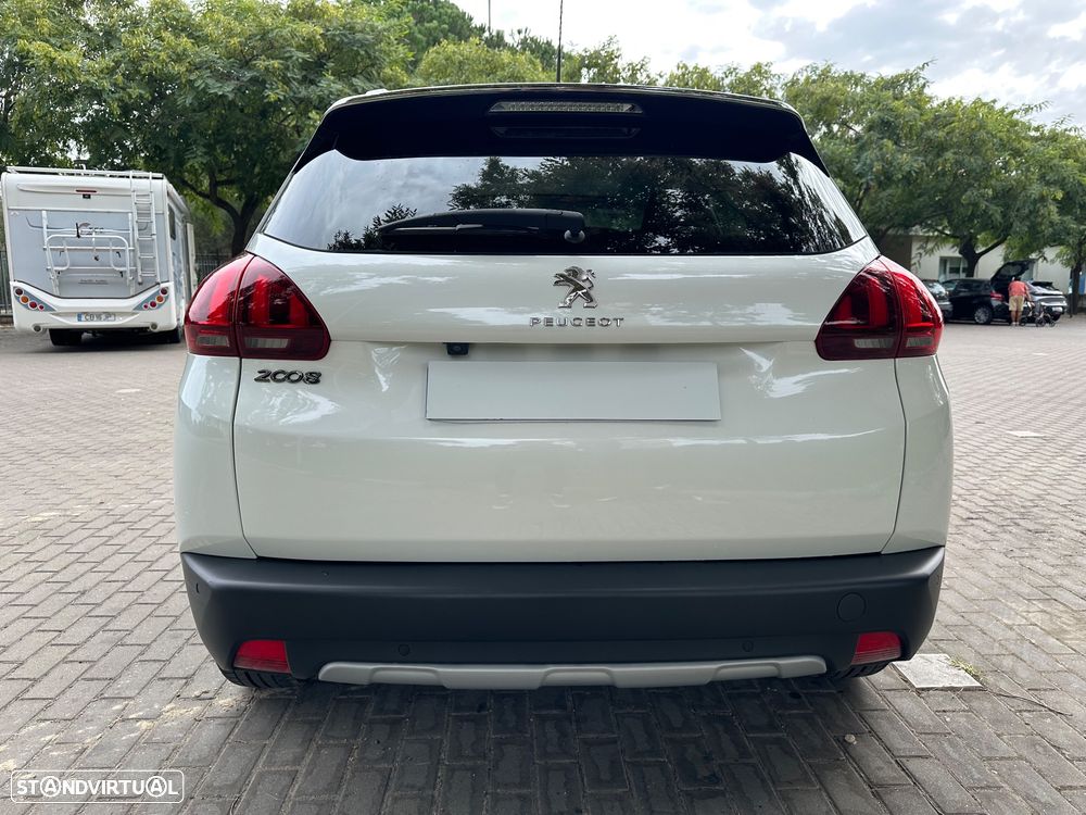 Peugeot 2008 1.2 PureTech Allure EAT6 - 7