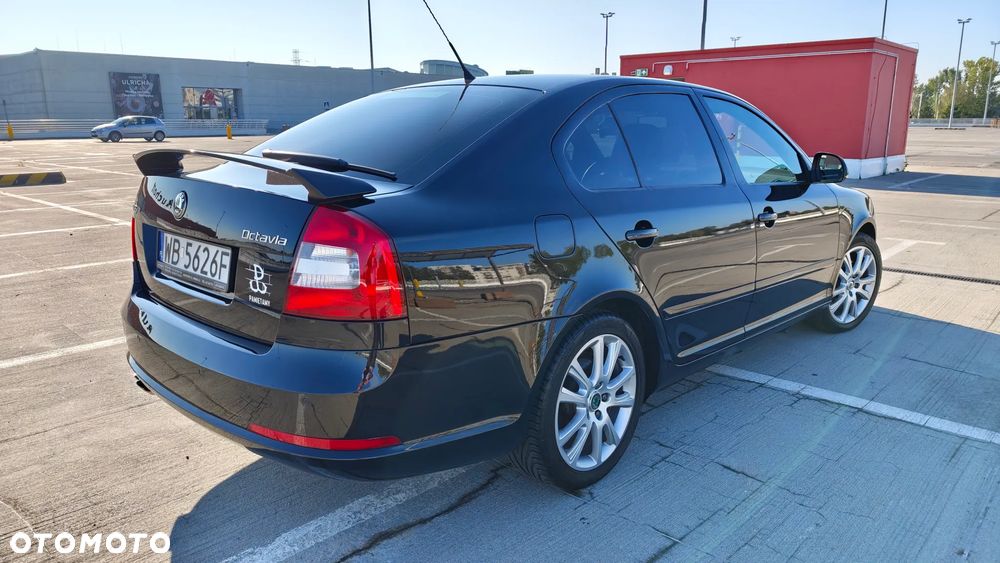 Skoda Octavia 2.0 TDI CR DPF RS - 3