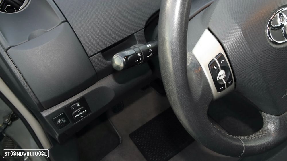 Toyota Yaris 1.0 VVT-i Comfort+AC+VSC - 8