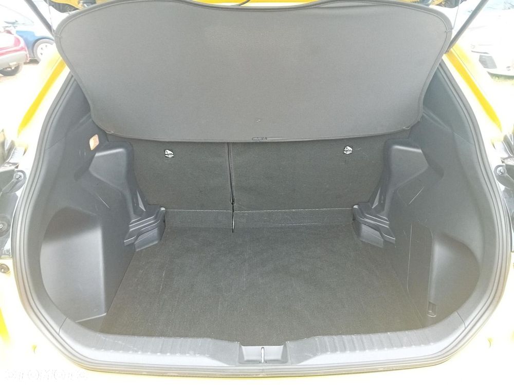 Toyota Yaris Cross - 12