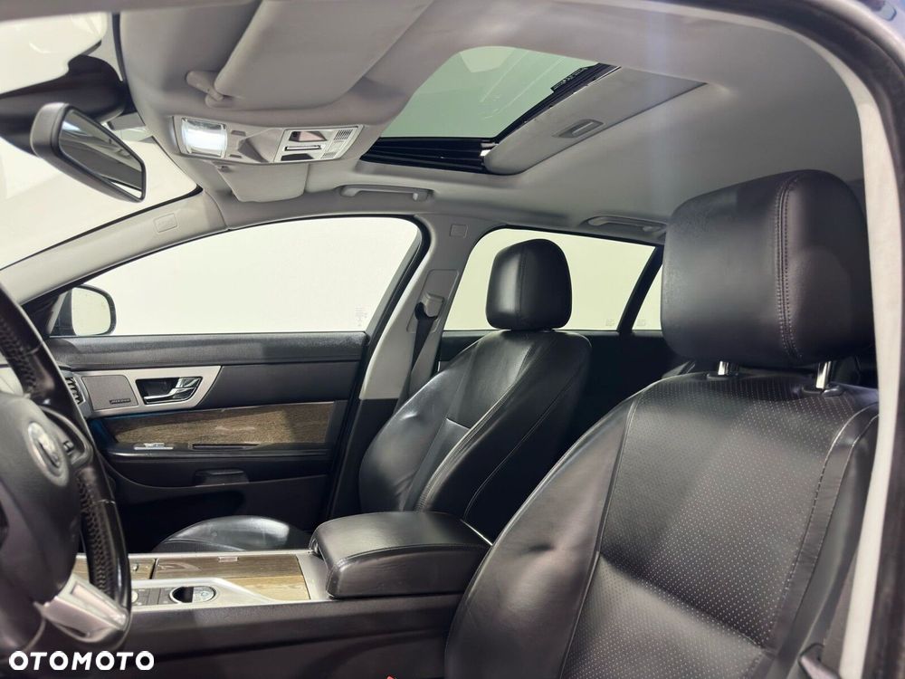 Jaguar XF - 20