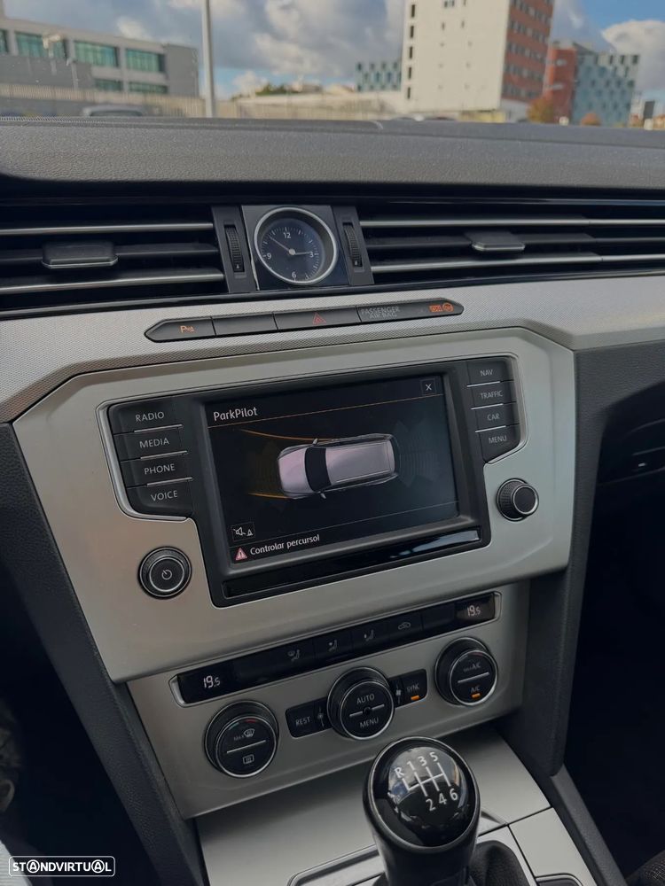 VW Passat Variant 1.6 TDI BlueMotion - 10